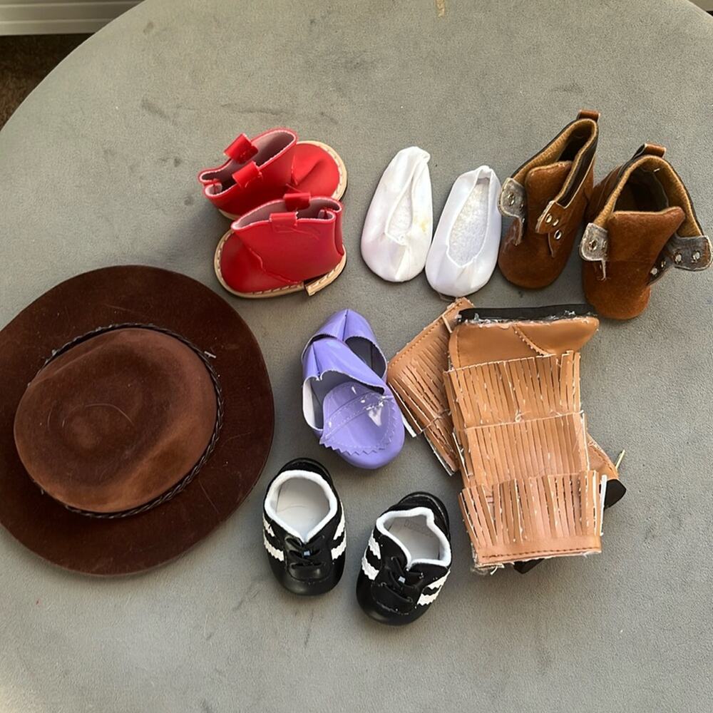 Lot of 6 pairs 18” doll shoes and cowboy hat